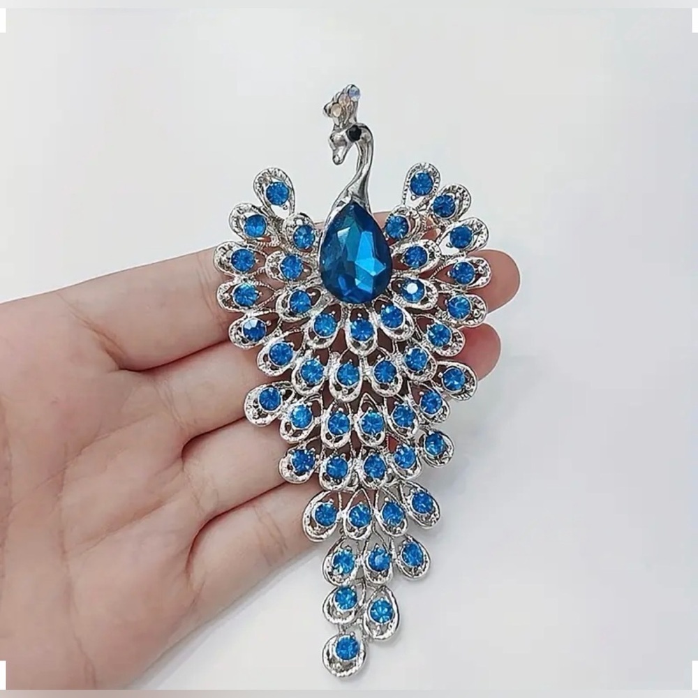 Elegant Blue & Silver Peacock Brooch and Pendant. - Picture 3 of 10